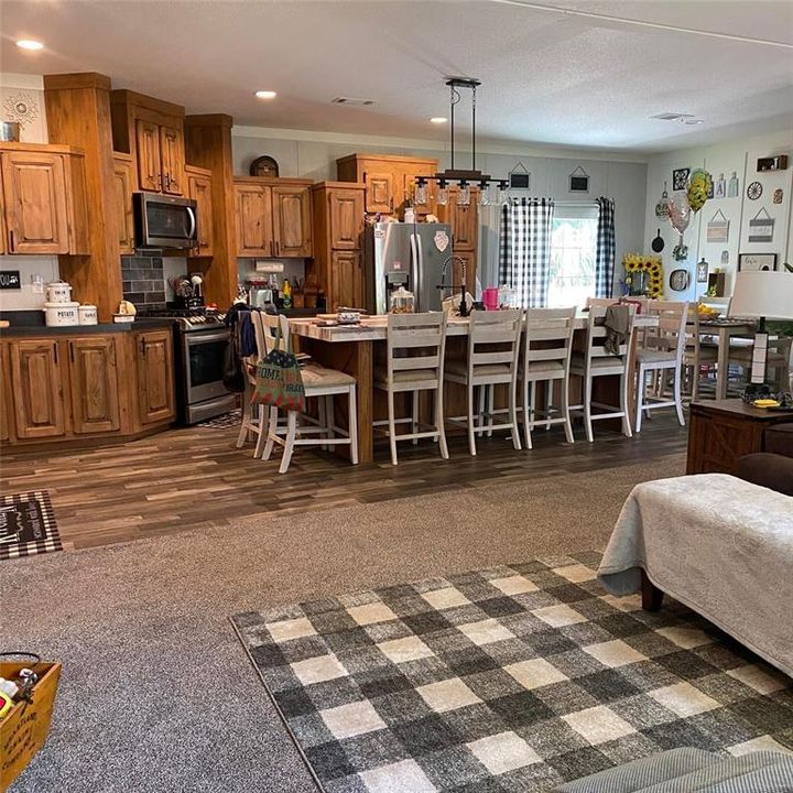 For Sale: $240,000 (3 beds, 2 baths, 1792 Square Feet)