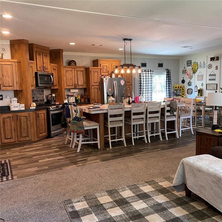 For Sale: $240,000 (3 beds, 2 baths, 1792 Square Feet)