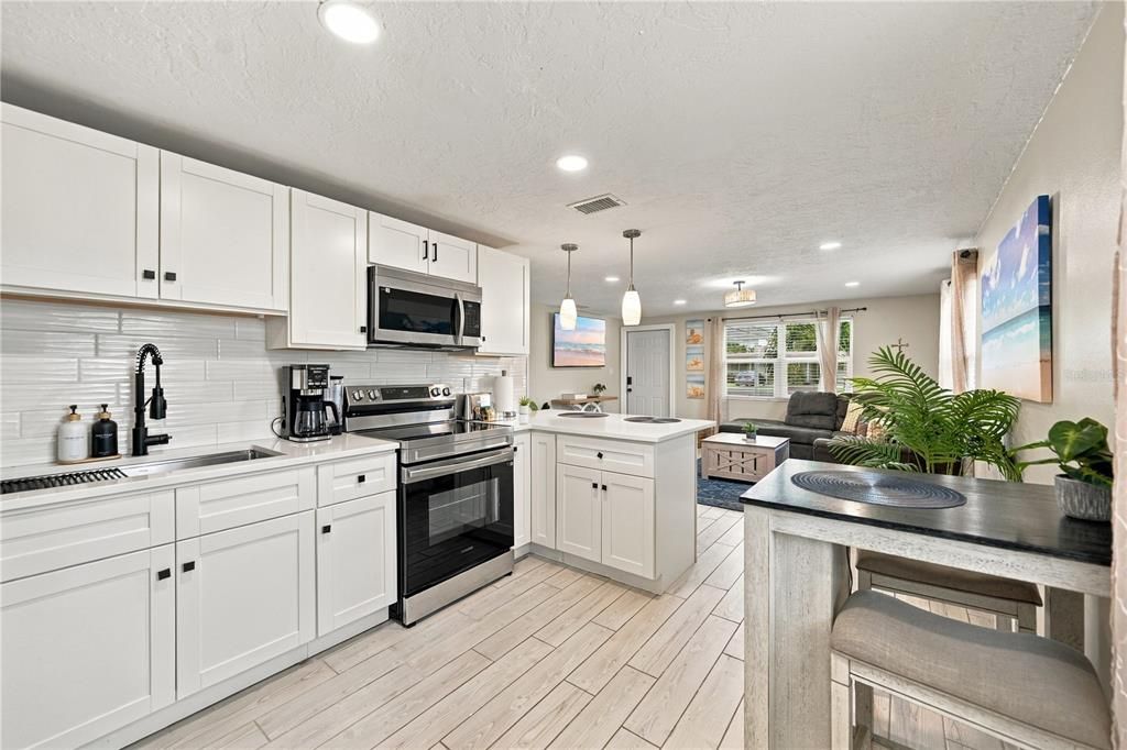 For Rent: $1,960 (4 beds, 2 baths, 1512 Square Feet)