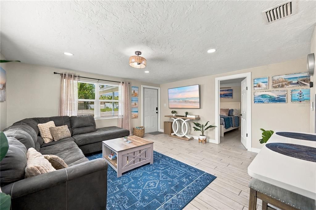 For Rent: $1,960 (4 beds, 2 baths, 1512 Square Feet)