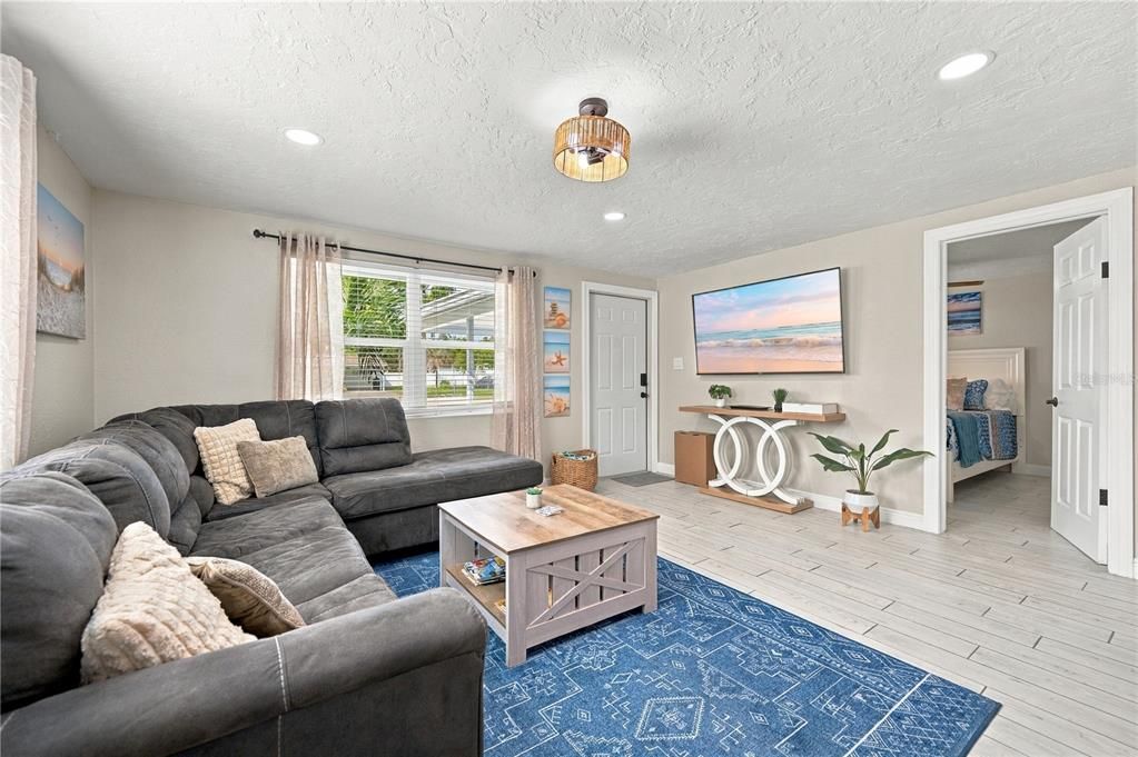 For Rent: $1,960 (4 beds, 2 baths, 1512 Square Feet)