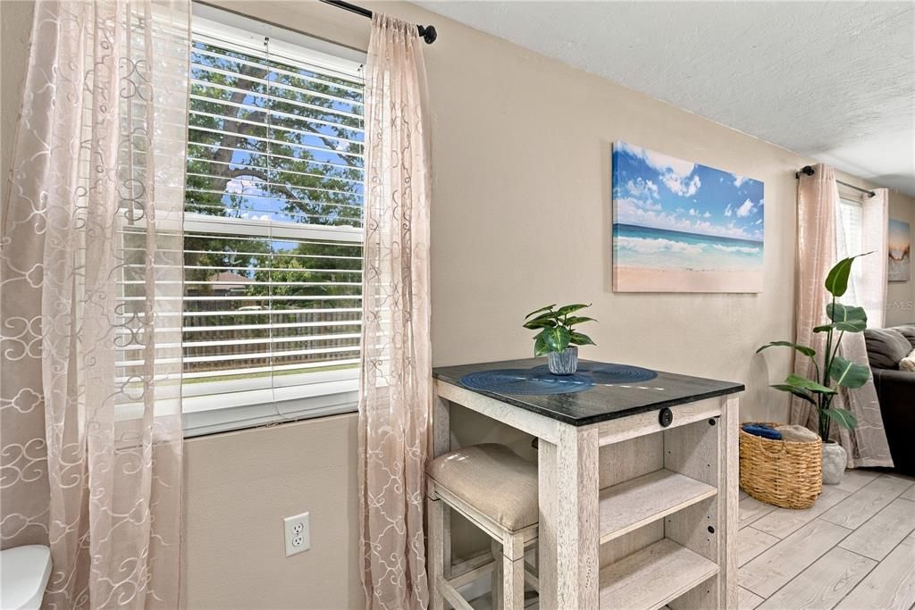 For Rent: $1,960 (4 beds, 2 baths, 1512 Square Feet)