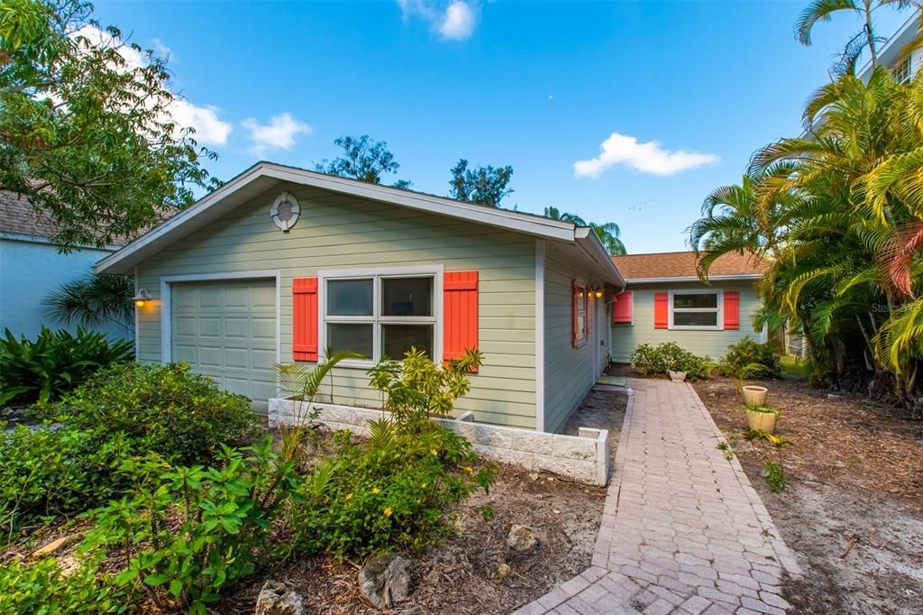 En Venta: $1,400,000 (4 camas, 2 baños, 1659 Pies cuadrados)