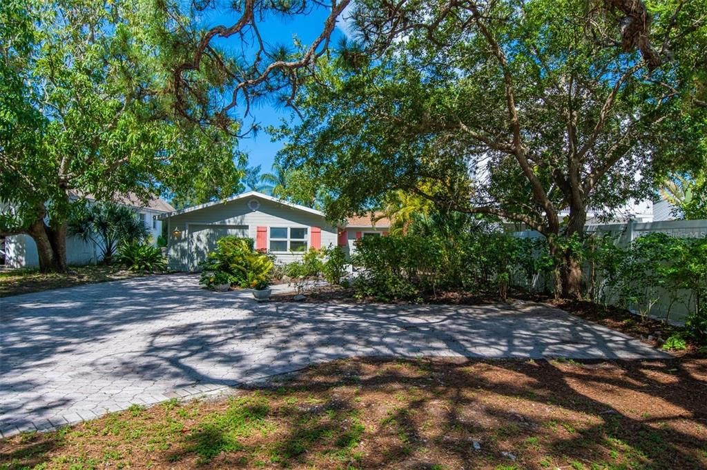 En Venta: $1,400,000 (4 camas, 2 baños, 1659 Pies cuadrados)