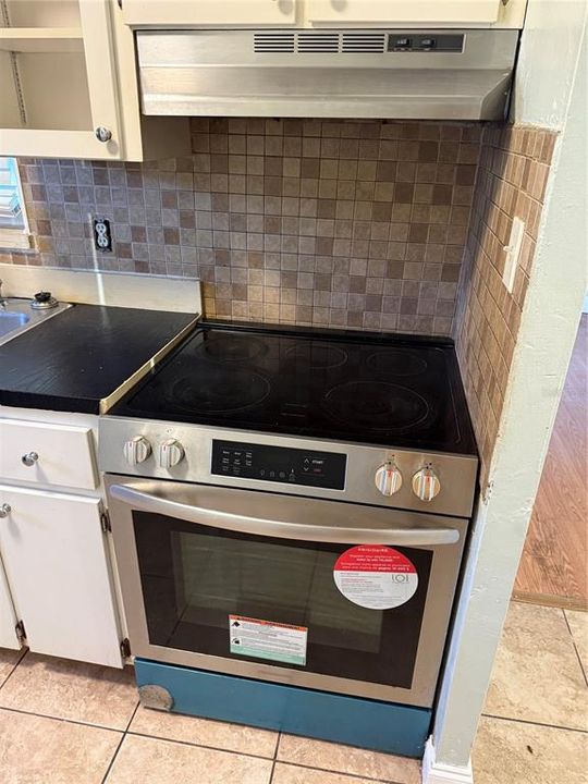 На продажу: $249,999 (3 спален, 1 ванн, 1038 Квадратных фут)