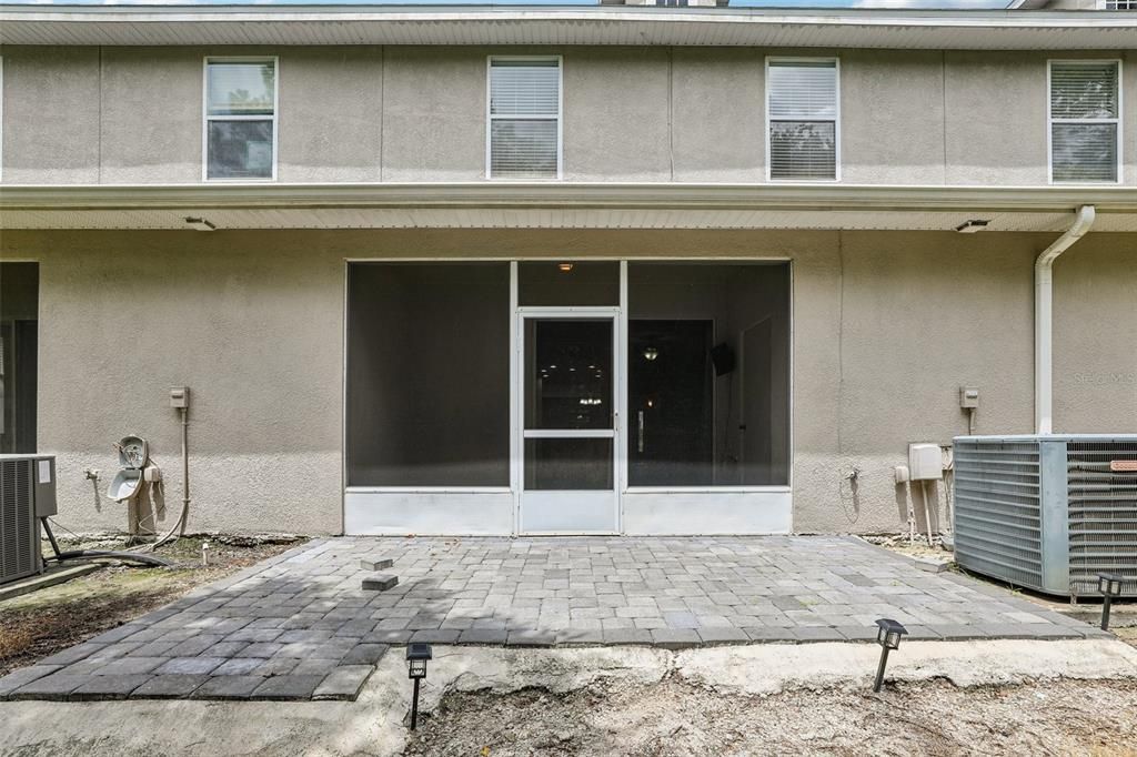 For Rent: $2,375 (3 beds, 2 baths, 1961 Square Feet)