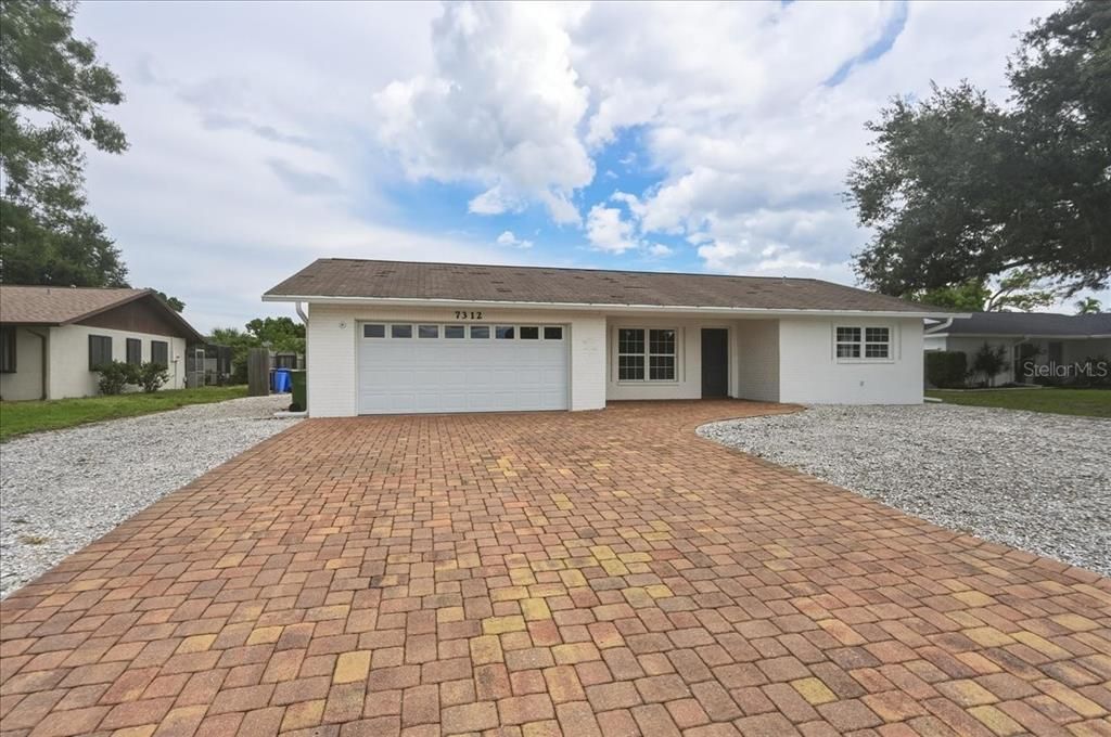 For Sale: $379,900 (2 beds, 2 baths, 1223 Square Feet)