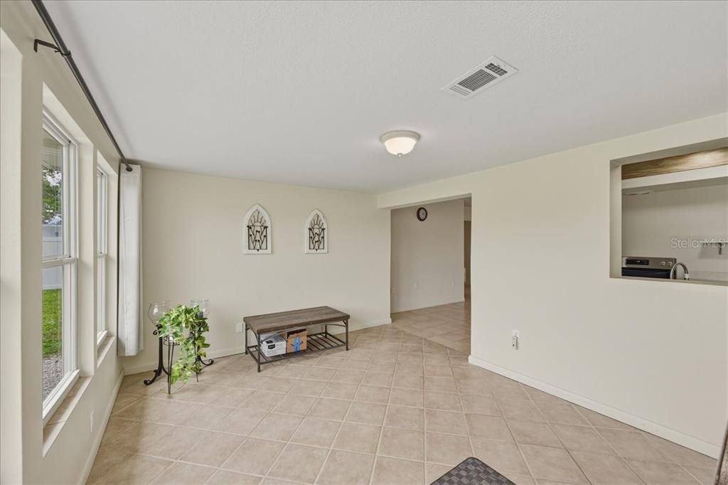 For Sale: $379,900 (2 beds, 2 baths, 1223 Square Feet)