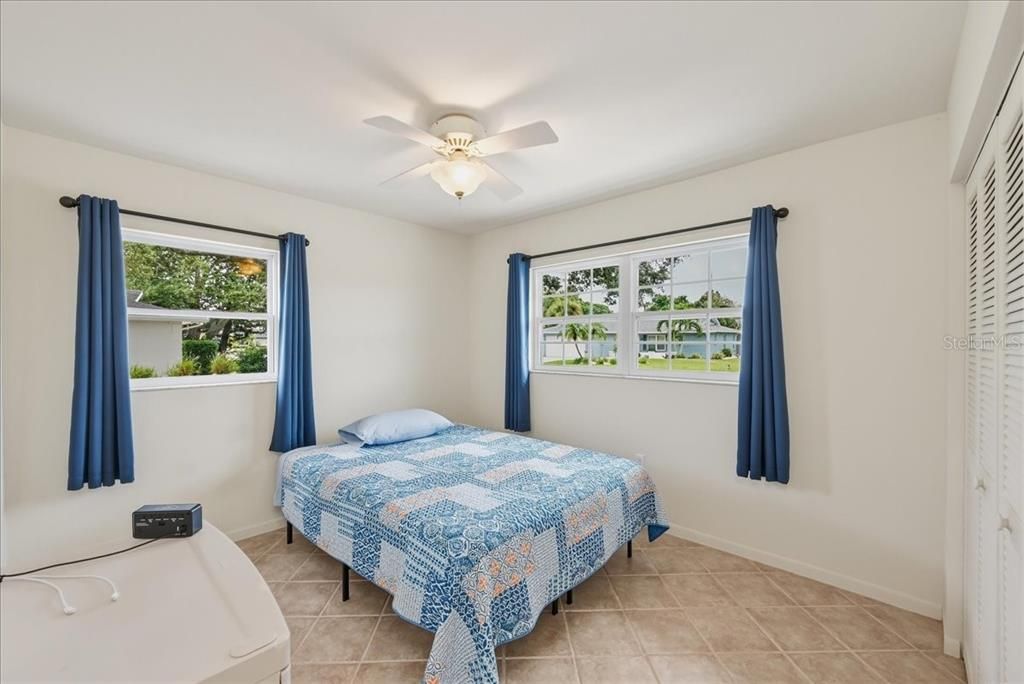 For Sale: $379,900 (2 beds, 2 baths, 1223 Square Feet)