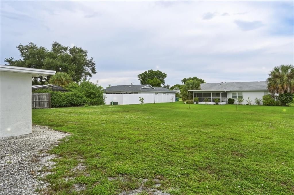 For Sale: $379,900 (2 beds, 2 baths, 1223 Square Feet)