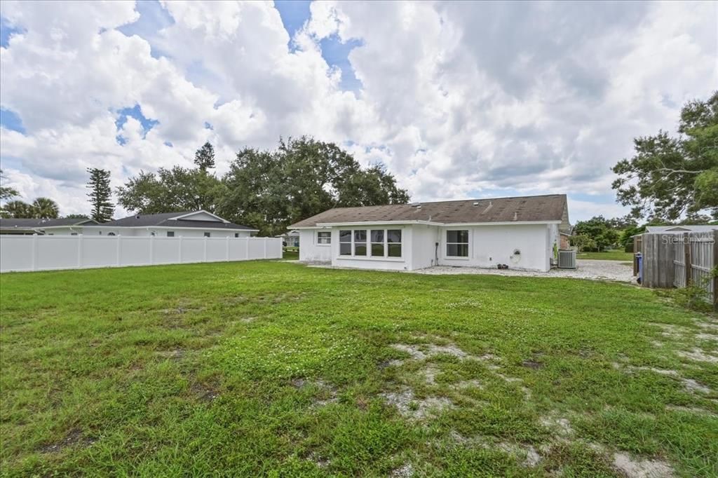 For Sale: $379,900 (2 beds, 2 baths, 1223 Square Feet)
