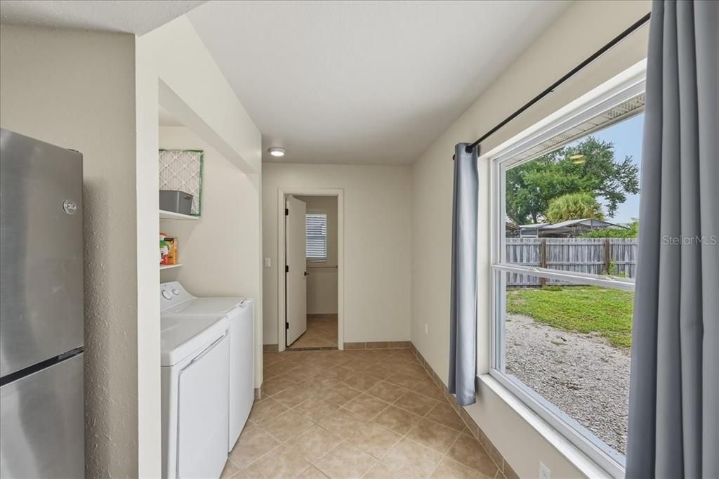 For Sale: $379,900 (2 beds, 2 baths, 1223 Square Feet)