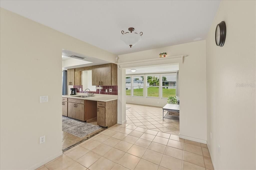 For Sale: $379,900 (2 beds, 2 baths, 1223 Square Feet)