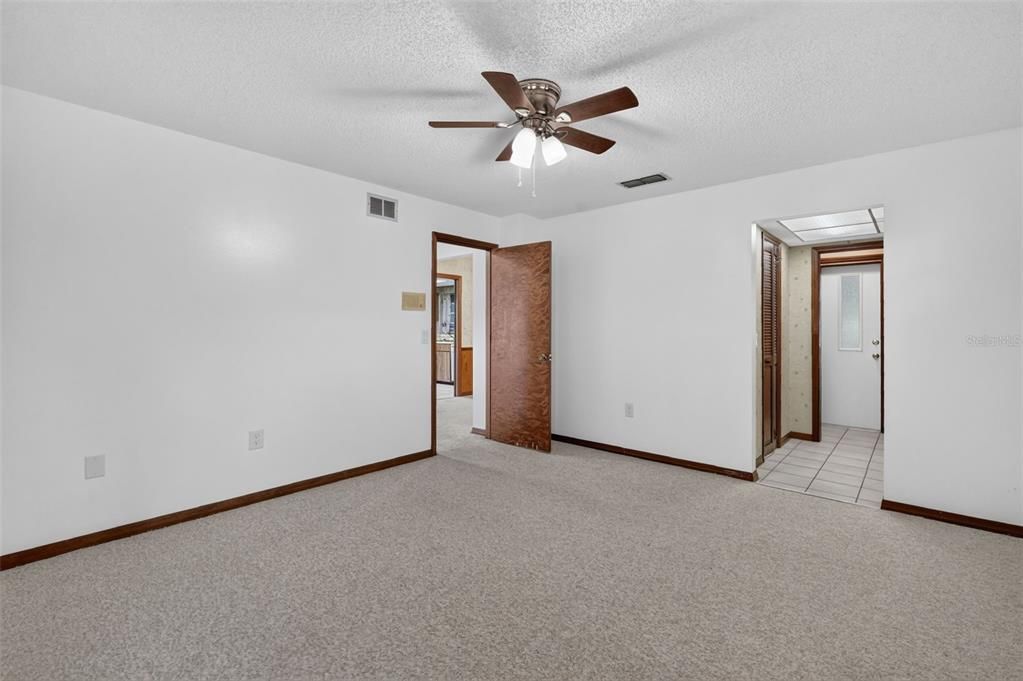 For Sale: $699,000 (4 beds, 2 baths, 1879 Square Feet)
