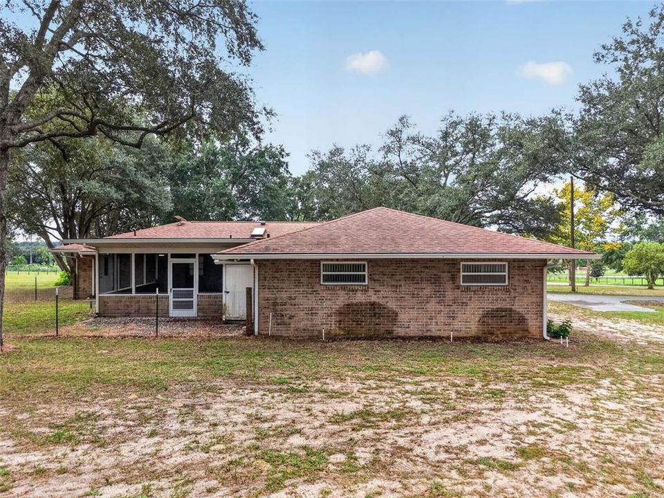 For Sale: $699,000 (4 beds, 2 baths, 1879 Square Feet)