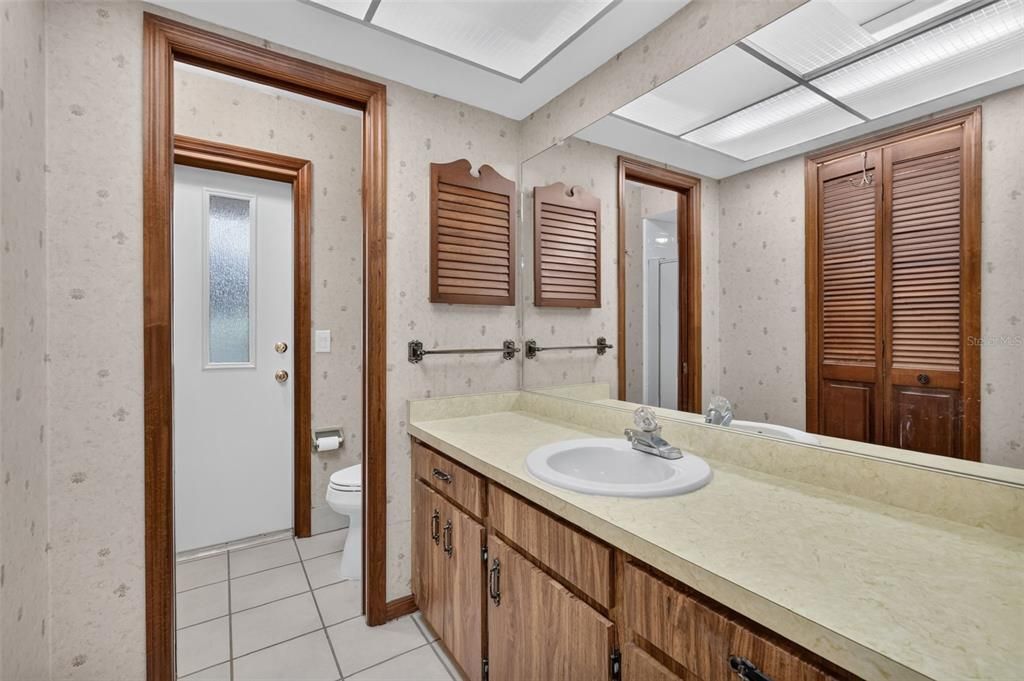 For Sale: $699,000 (4 beds, 2 baths, 1879 Square Feet)