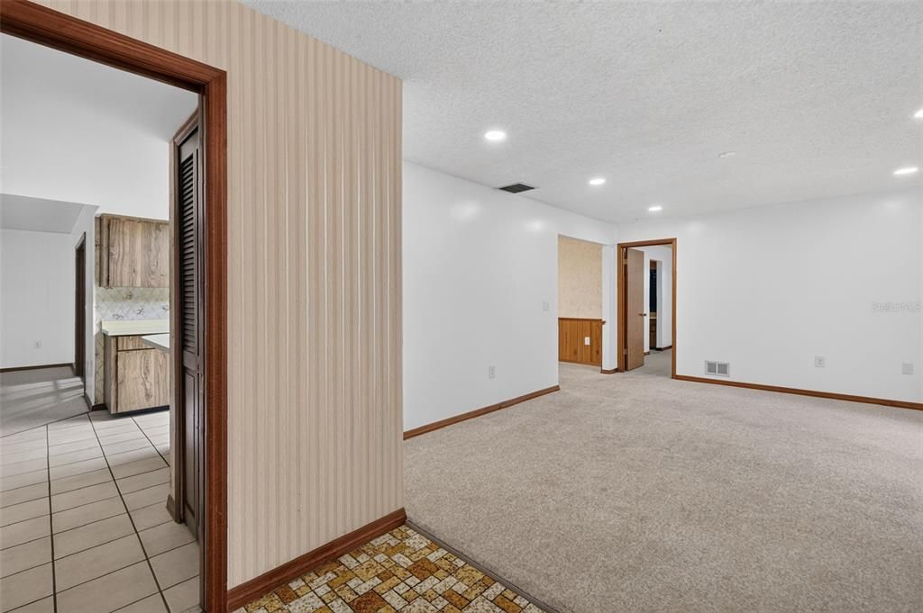 For Sale: $699,000 (4 beds, 2 baths, 1879 Square Feet)