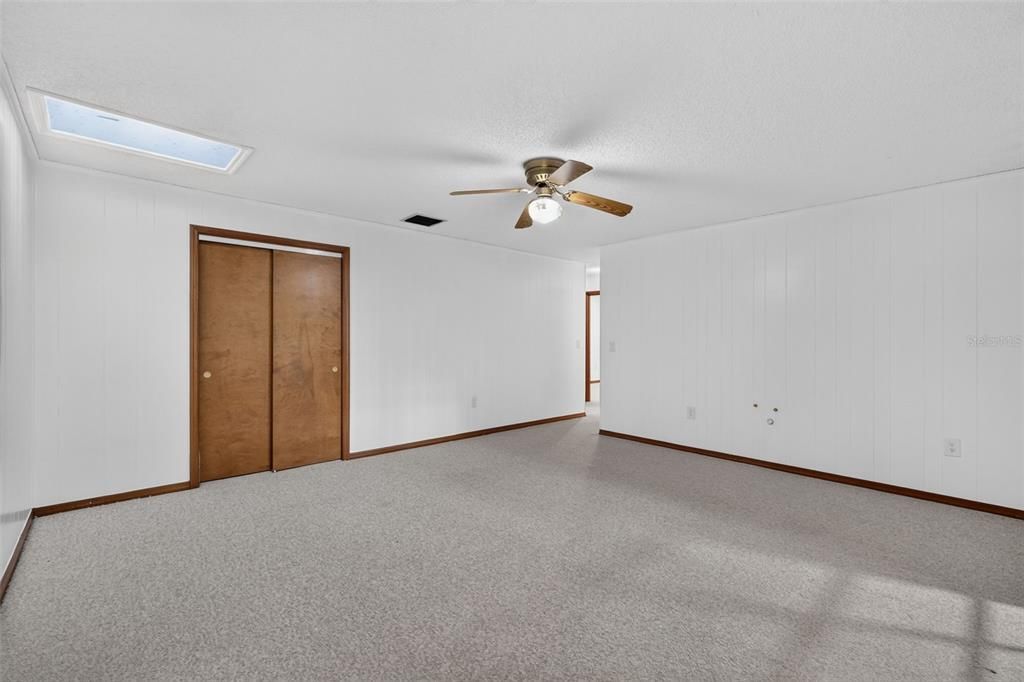 For Sale: $699,000 (4 beds, 2 baths, 1879 Square Feet)