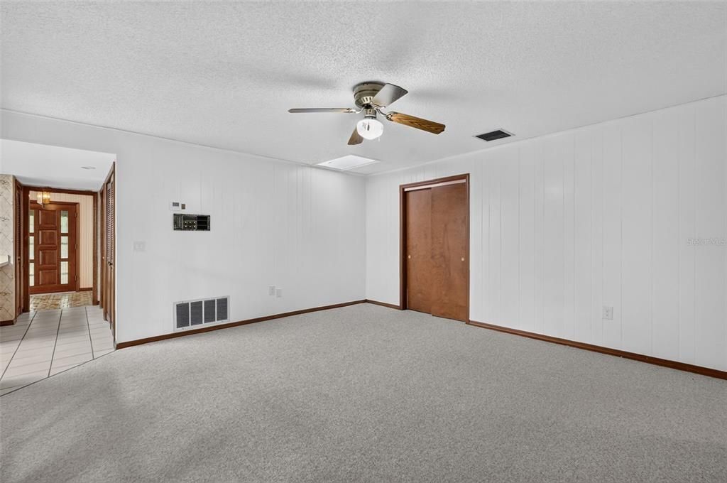For Sale: $699,000 (4 beds, 2 baths, 1879 Square Feet)