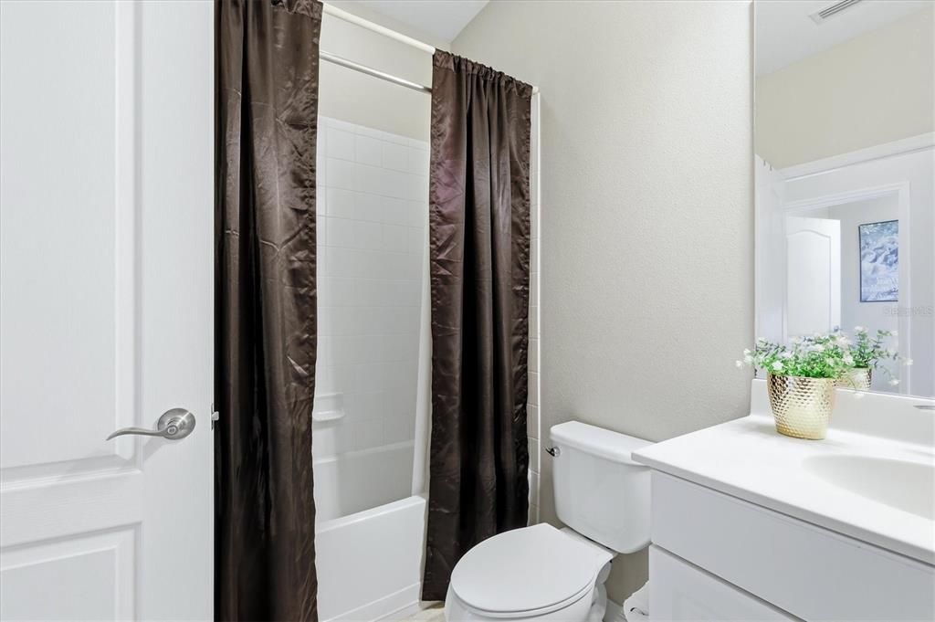 For Sale: $335,000 (3 beds, 2 baths, 1840 Square Feet)