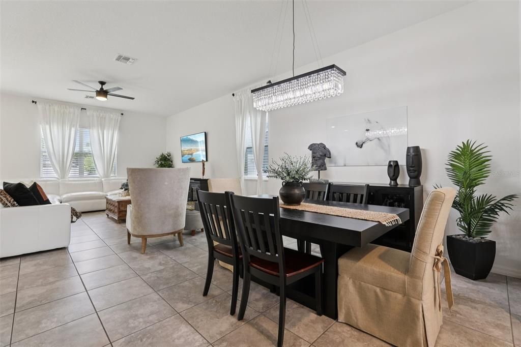 En Venta: $457,900 (4 camas, 2 baños, 2807 Pies cuadrados)