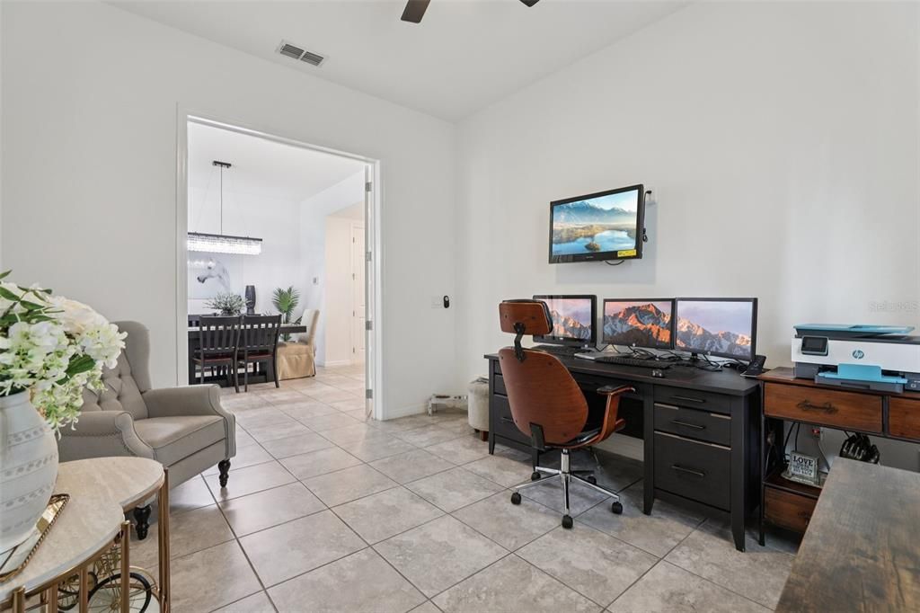 En Venta: $457,900 (4 camas, 2 baños, 2807 Pies cuadrados)