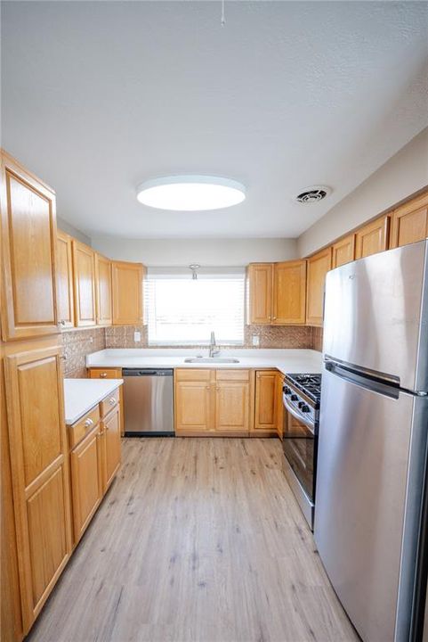 For Rent: $2,800 (2 beds, 2 baths, 1114 Square Feet)