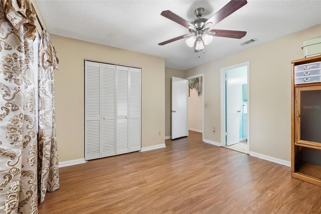 For Sale: $485,000 (4 beds, 3 baths, 1930 Square Feet)