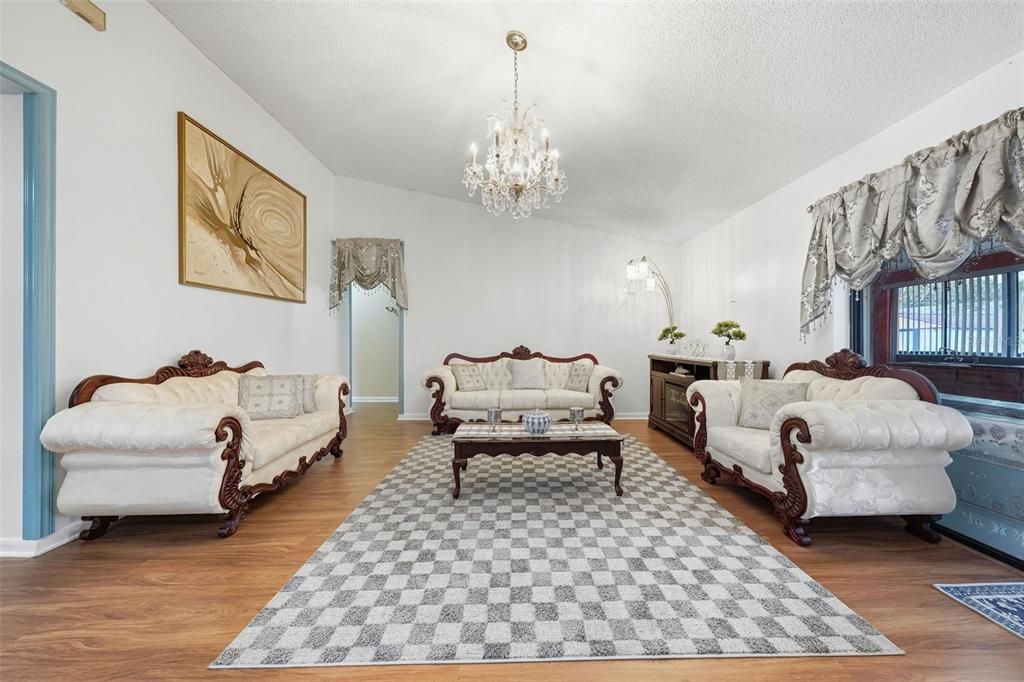 For Sale: $485,000 (4 beds, 3 baths, 1930 Square Feet)