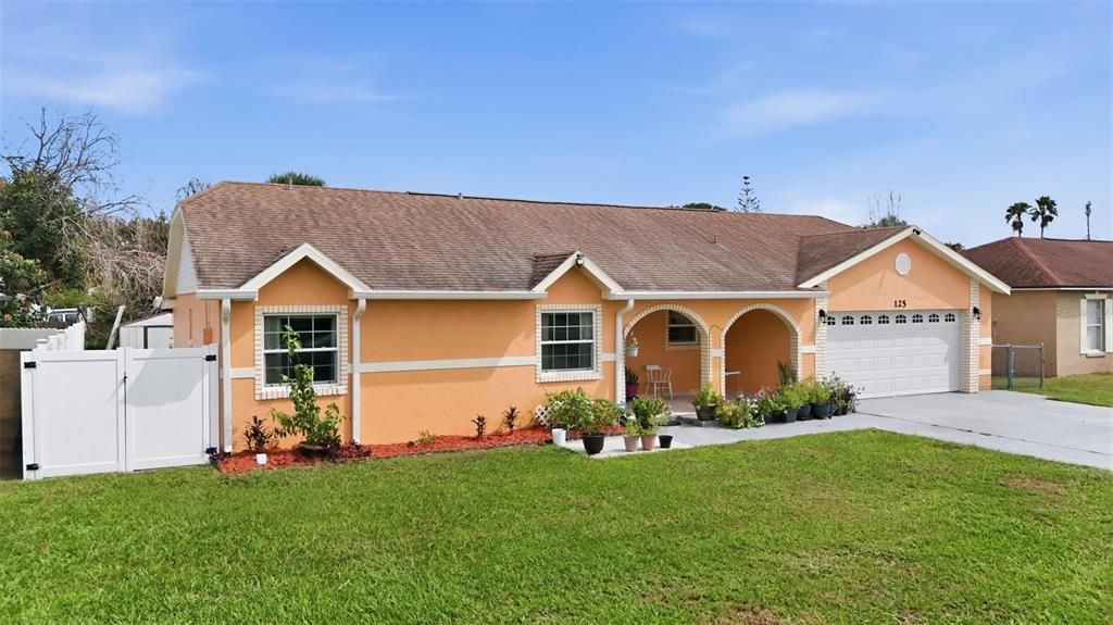 For Sale: $485,000 (4 beds, 3 baths, 1930 Square Feet)