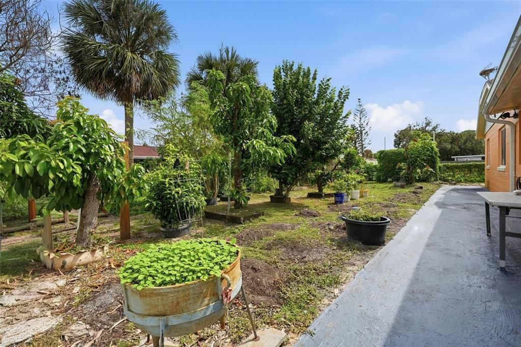 For Sale: $485,000 (4 beds, 3 baths, 1930 Square Feet)