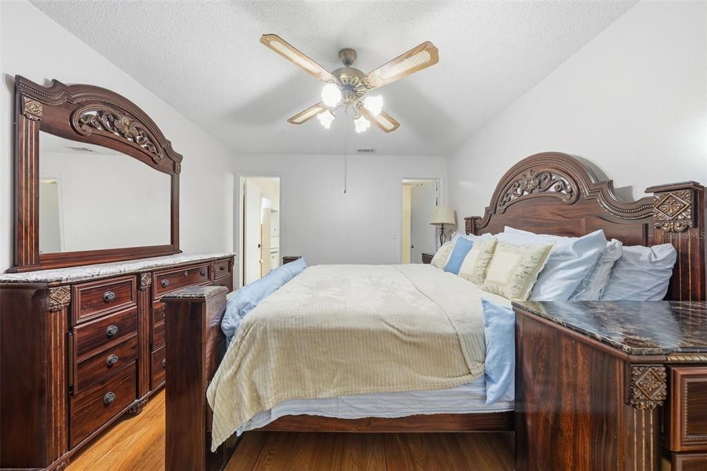 For Sale: $485,000 (4 beds, 3 baths, 1930 Square Feet)