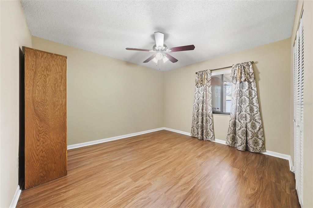 For Sale: $485,000 (4 beds, 3 baths, 1930 Square Feet)