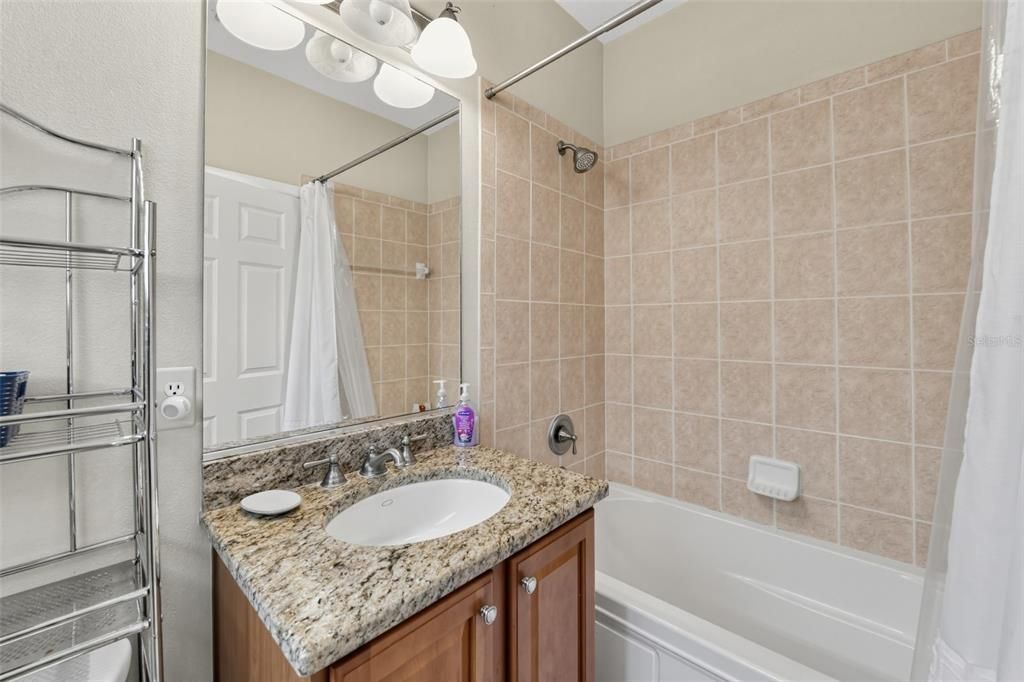 En Venta: $349,990 (3 camas, 3 baños, 1417 Pies cuadrados)