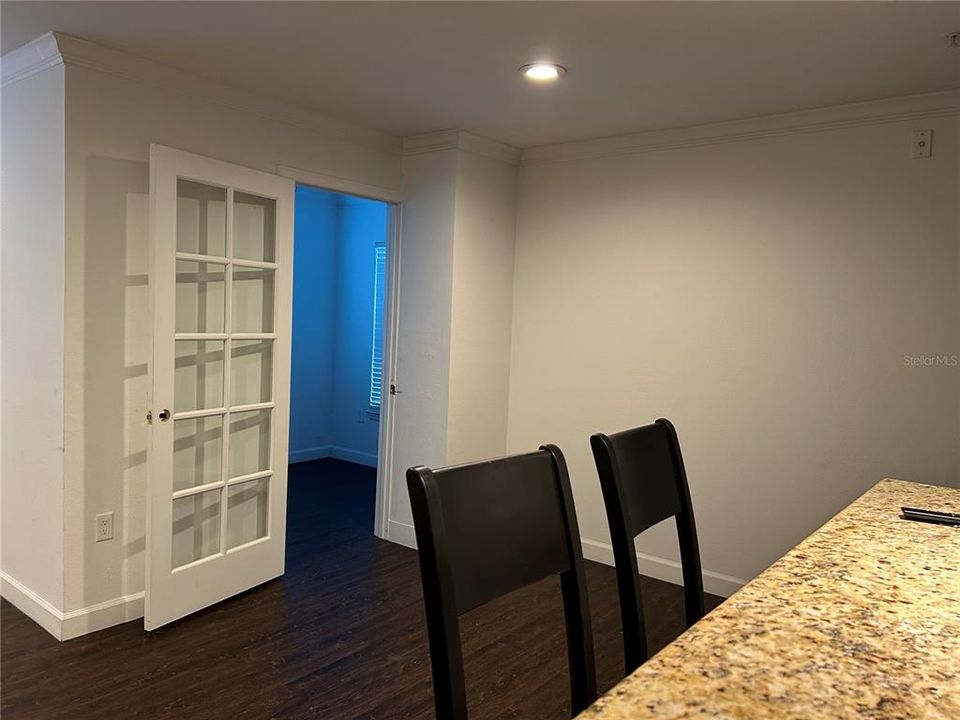 For Rent: $1,390 (1 beds, 1 baths, 865 Square Feet)