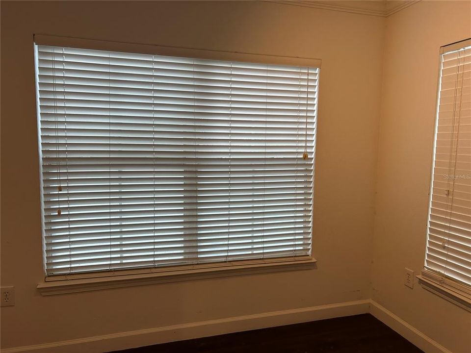 For Rent: $1,390 (1 beds, 1 baths, 865 Square Feet)
