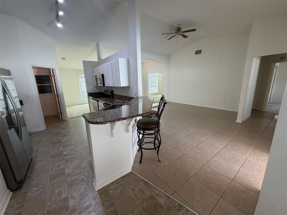 For Sale: $340,000 (3 beds, 2 baths, 1888 Square Feet)