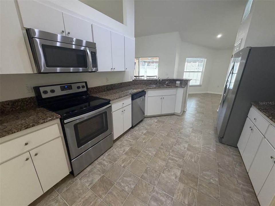 For Sale: $340,000 (3 beds, 2 baths, 1888 Square Feet)