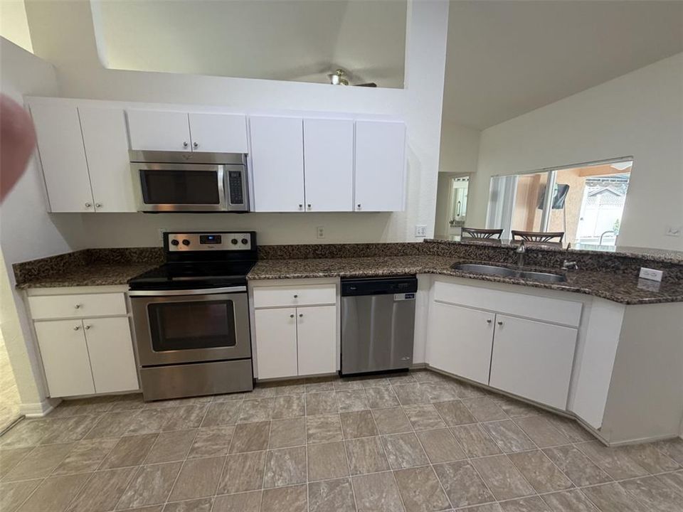For Sale: $340,000 (3 beds, 2 baths, 1888 Square Feet)