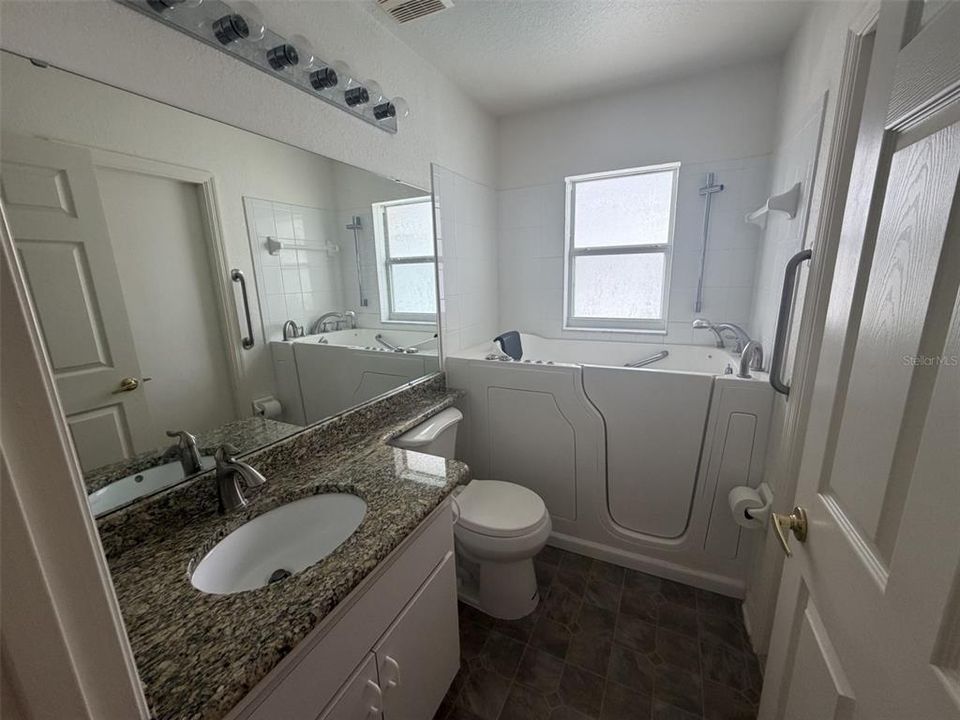For Sale: $340,000 (3 beds, 2 baths, 1888 Square Feet)