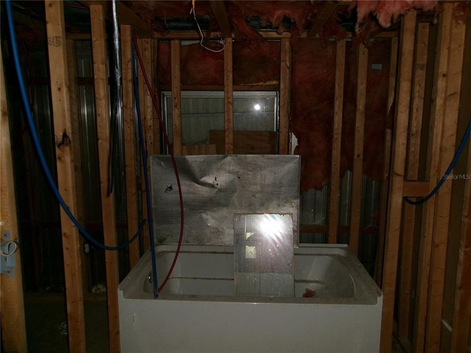 For Sale: $69,900 (2 beds, 1 baths, 672 Square Feet)