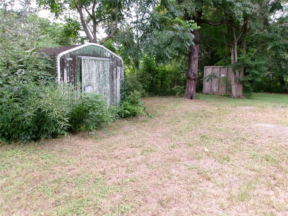 For Sale: $69,900 (2 beds, 1 baths, 672 Square Feet)