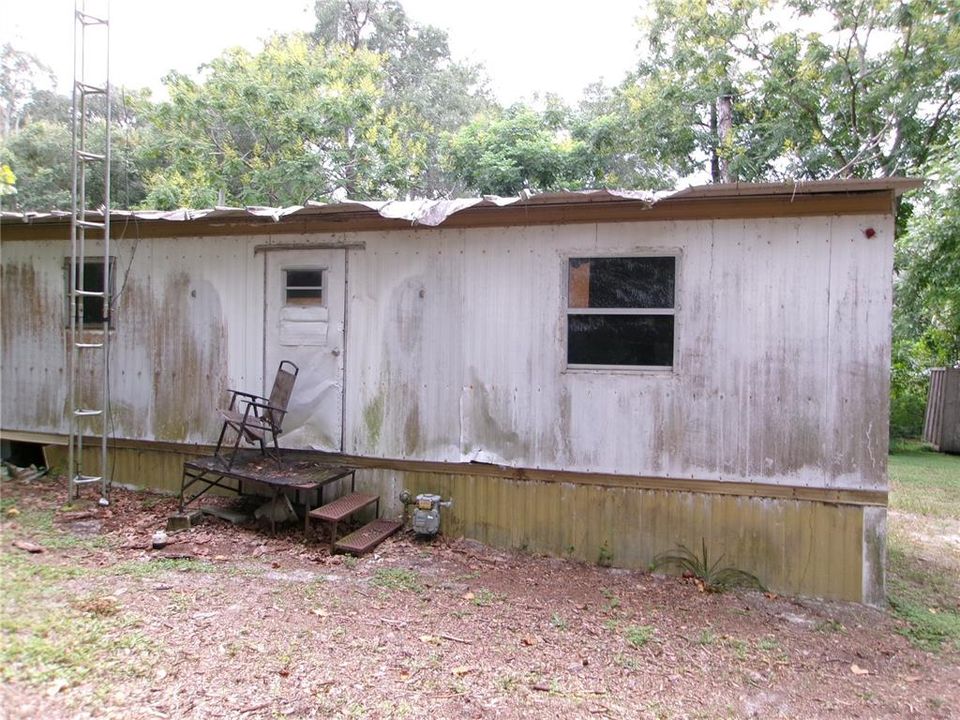 For Sale: $69,900 (2 beds, 1 baths, 672 Square Feet)