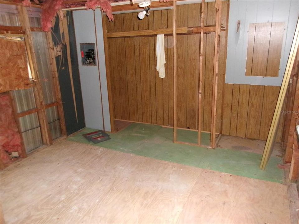 For Sale: $69,900 (2 beds, 1 baths, 672 Square Feet)