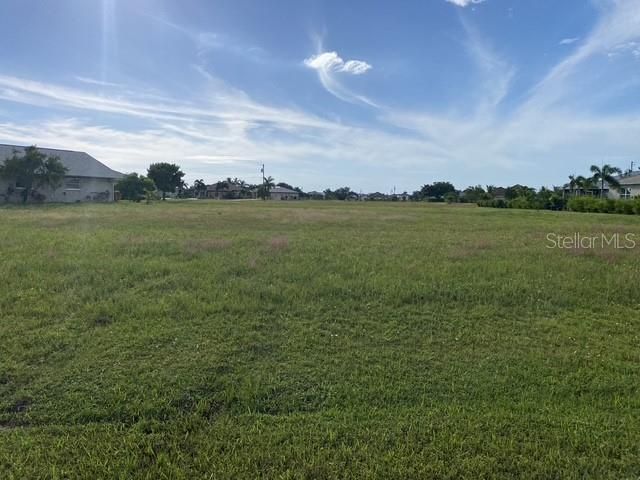 待售: $50,000 (0.33 acres)