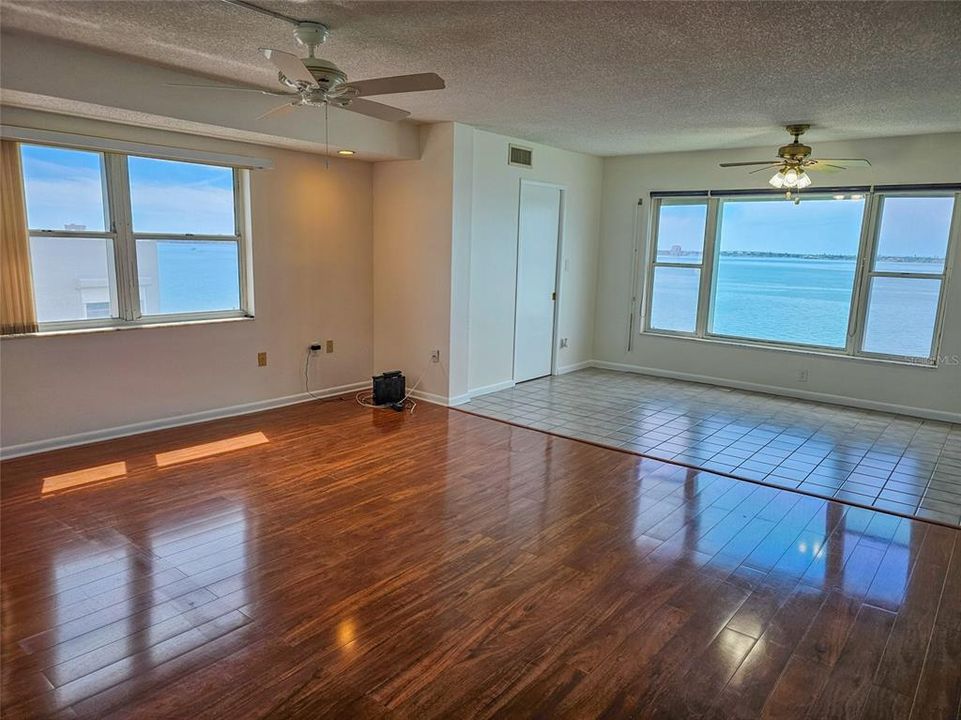 For Sale: $375,000 (3 beds, 2 baths, 1700 Square Feet)