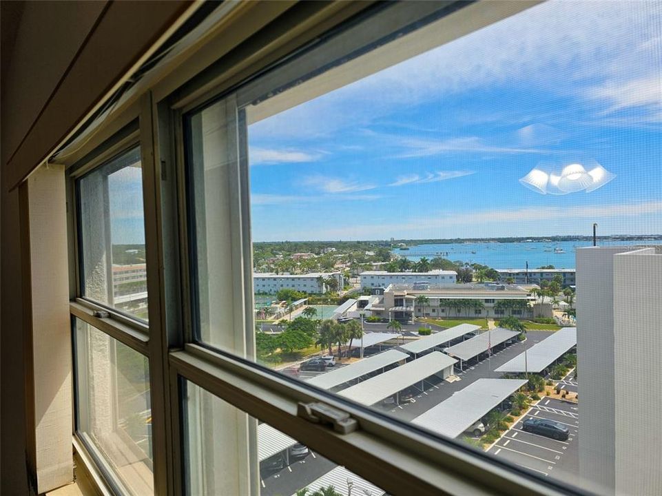 For Sale: $375,000 (3 beds, 2 baths, 1700 Square Feet)
