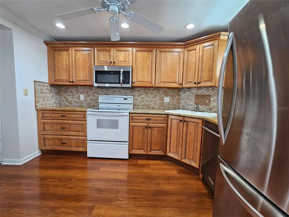 For Sale: $375,000 (3 beds, 2 baths, 1700 Square Feet)