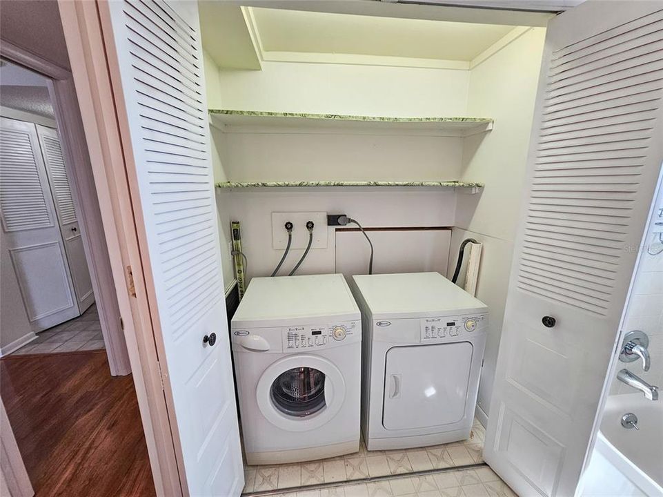 For Sale: $375,000 (3 beds, 2 baths, 1700 Square Feet)