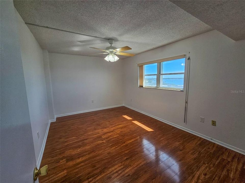 For Sale: $375,000 (3 beds, 2 baths, 1700 Square Feet)